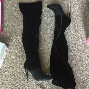 Elegant Black Over-the-Knee Boots